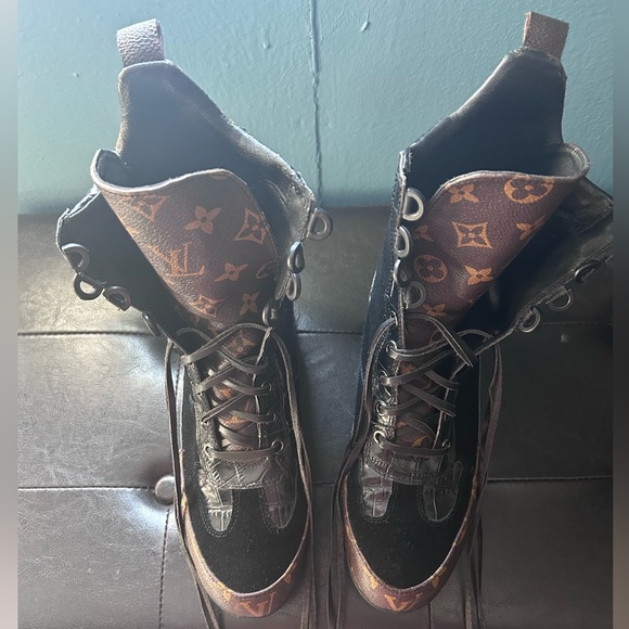 Louis Vuitton Desert Boot. Women’s size 8.5. Black and Brown. - Picture 1 of 5
